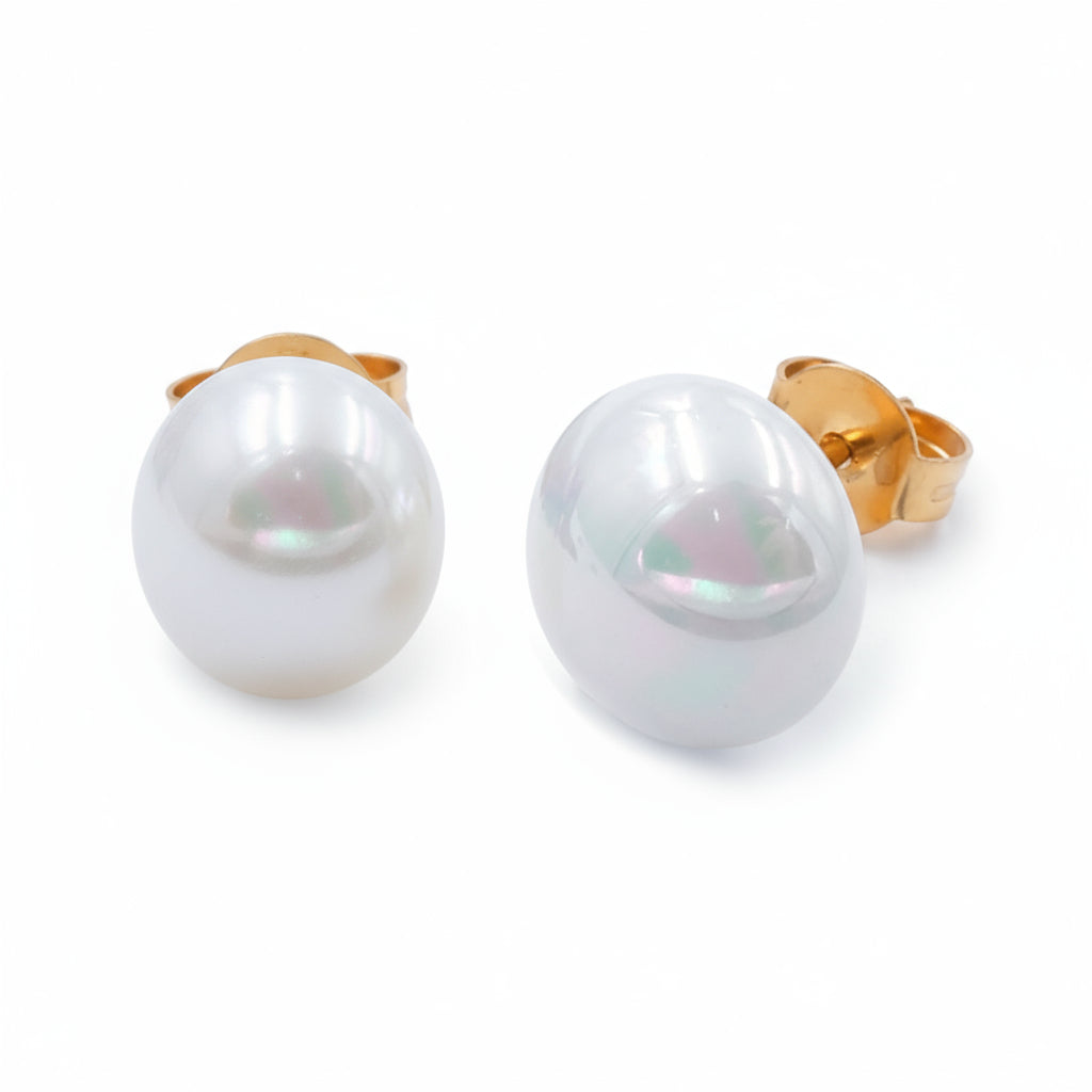Classic Pearl Studs