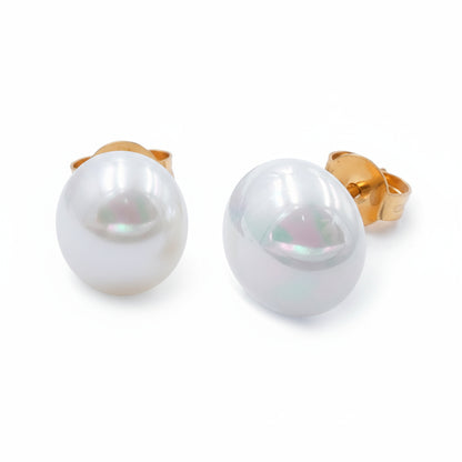 Classic Pearl Studs